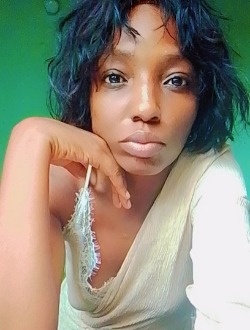 Profil de Rosyn, une femme célibataire de 34 ans à Douala
