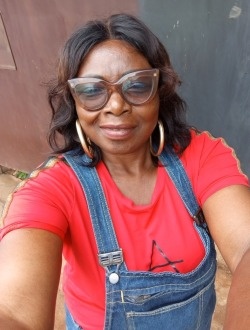 Profil de Madeleine, une femme célibataire de 60 ans à Ababa