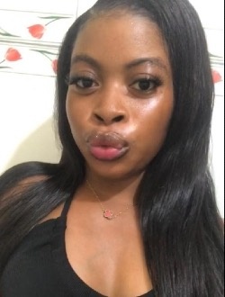 Profil de Emilie, une femme célibataire de 22 ans à Abi