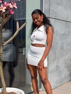 Profil de Sarah, une femme célibataire de 25 ans à 67 Ha
