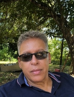 Profil de Carlo, un homme célibataire de 58 ans à Paris
