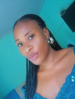 Profil de Lexia, une femme célibataire de 27 ans à Yaoundé