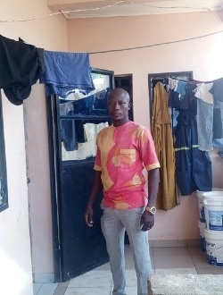 Profil de Basile, un homme célibataire de 38 ans à Douala