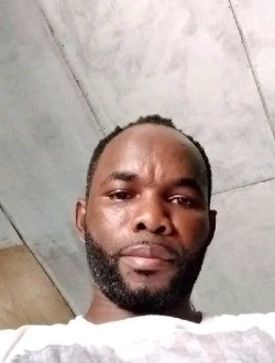 Profil de Paulcedrick, un homme célibataire de 40 ans à Port-Gentil