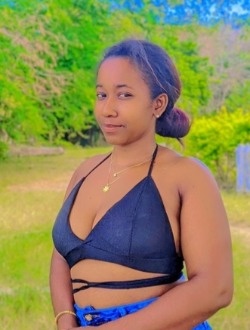 Profil de Nica, une femme célibataire de 21 ans à Vohimarina