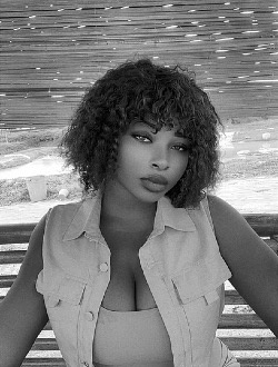Profil de Stephy, une femme célibataire de 25 ans à Boua
