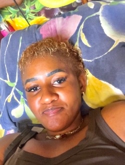 Profil de Stan, une femme célibataire de 24 ans à Douala
