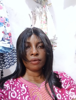 Profil de Yolande, une femme célibataire de 52 ans à Abata