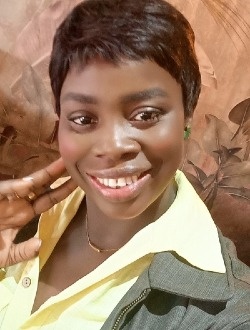 Profil de Sabrina, une femme célibataire de 39 ans à Abang
