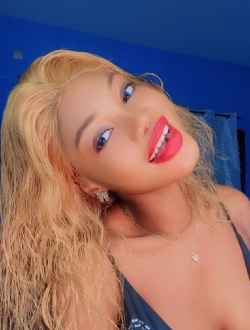 Profil de Dina, une femme célibataire de 27 ans à Lomé