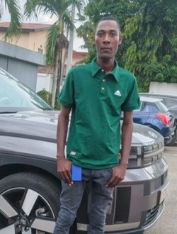 Profil de Guy Didier, un homme célibataire de 34 ans à Abidjan