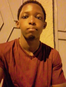 Profil de Emmanuel, un homme célibataire de 26 ans à Abidjan