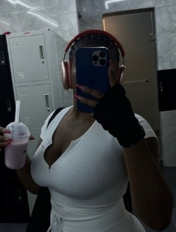 Profil de Aurélie, une femme célibataire de 24 ans à Douala