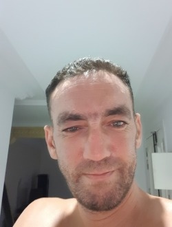 Profil de Malek, un homme célibataire de 43 ans à Dar Chabanne