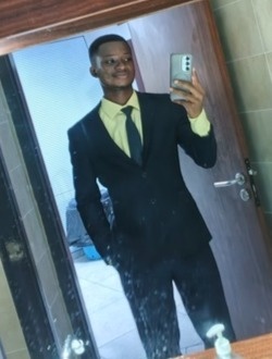 Profil de Emmanuel, un homme célibataire de 23 ans à Abidjan