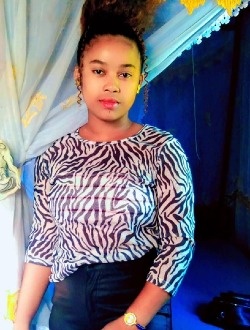 Profil de Fazila, une femme célibataire de 21 ans à Antalaha