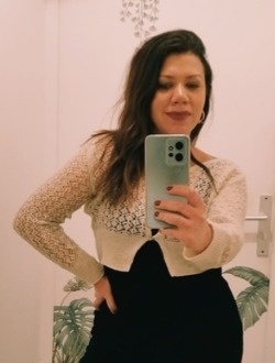 Profil de Hellen, une femme célibataire de 45 ans à Saint-Ouen-sur-Seine