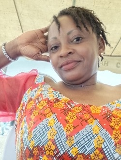 Profil de Dora Caroline, une femme célibataire de 35 ans à Kribi