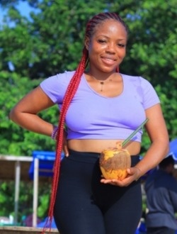 Profil de Claire, une femme célibataire de 26 ans à Yaoundé