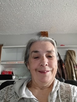 Profil de Marie, une femme célibataire de 70 ans à Saint-Camille