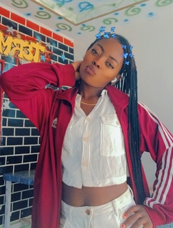 Profil de Lesly, une femme célibataire de 21 ans à Libreville
