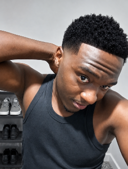 Profil de Loïc Douglas Mbida, un homme célibataire de 25 ans à Douala