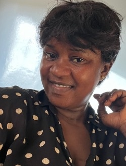 Profil de Ndeye Awa, une femme célibataire de 44 ans à Dakar