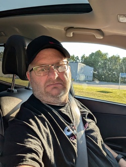 Profil de Patrick, un homme célibataire de 51 ans à Donnacona