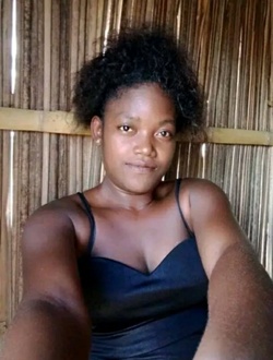 Profil de Laurencia, une femme célibataire de 34 ans à Mananjary