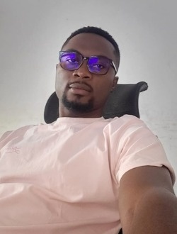 Profil de Ebeny, un homme célibataire de 34 ans à Olembé