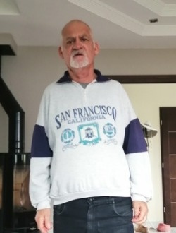 Profil de Laurent, un homme célibataire de 67 ans à Kernascléden