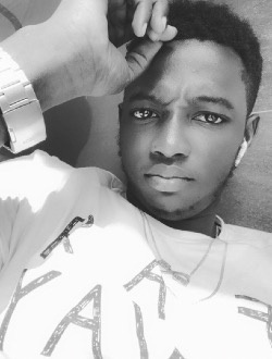 Profil de Papi, un homme célibataire de 32 ans à Dakar