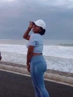 Profil de Angie, une femme célibataire de 38 ans à Abbeville-Saint-Lucien
