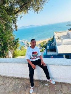 Profil de Franck, un homme célibataire de 29 ans à Abobo