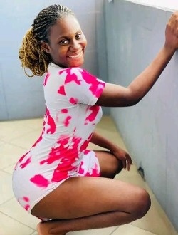 Profil de Stella, une femme célibataire de 23 ans à Yaoundé