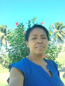 Profil de Dolly, une femme célibataire de 51 ans à Sambava