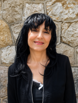 Profil de Nadia, une femme célibataire de 59 ans à Grasse