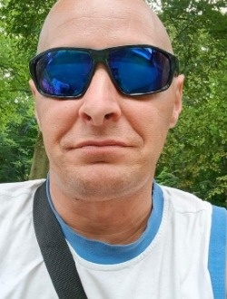 Profil de Andy, un homme célibataire de 48 ans à Bruxelles