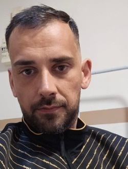 Profil de Seb, un homme célibataire de 39 ans à Bourg-des-Comptes