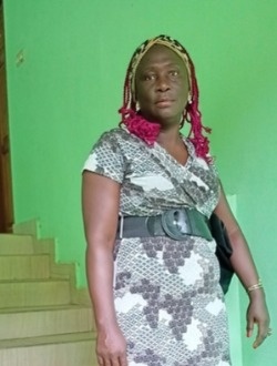 Profil de Anne, une femme célibataire de 49 ans à Abang