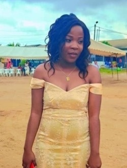 Profil de Romaine, une femme célibataire de 34 ans à Abata
