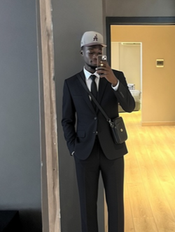 Profil de Enock, un homme célibataire de 41 ans à Tema Community 12