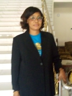 Profil de Adrienne Ly, une femme célibataire de 51 ans à Abidjan