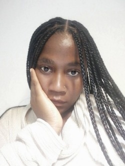 Profil de Luna, une femme célibataire de 35 ans à Yaoundé