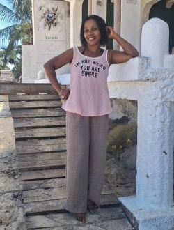 Profil de Rachida, une femme célibataire de 50 ans à Antsiranana