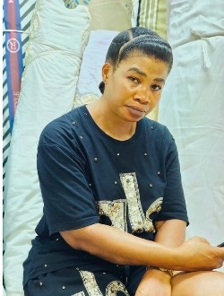 Profil de Laurentine Flore, une femme célibataire de 44 ans à Douala