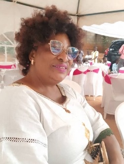 Profil de Solange, une femme célibataire de 47 ans à Yaoundé