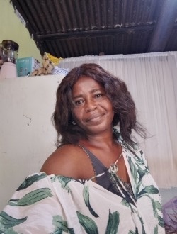 Profil de Yvonne, une femme célibataire de 48 ans à Yaoundé