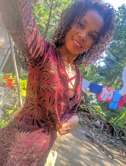 Profil de Tinah, une femme célibataire de 28 ans à Sainte-Marie
