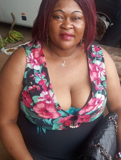 Profil de Anne, une femme célibataire de 40 ans à Ébolowa